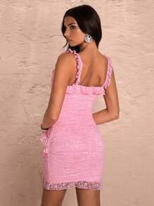 SHEIN BAE Hell rosa figurbetontes Minikleid mit tiefem V-Ausschnitt, geraffter Spitze und Rüschenkante, geeignet für Frühling, Valentinstag, Party, romantische Dates, Brautjungfer, Abschlussball, Büro, Alltag