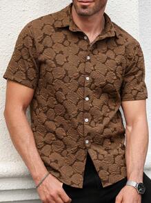 Manfinity Homme Men's Casual Daily Wear And Vacation Attire, Featuring A Vintage Luxurious Romantic Solid-Colored Textured Jacquard Short-Sleeve Shirt In Coffee Brown With A Rose Pattern. This Shirt Includes A Button Placket And Is Suitable For Refreshing Top In All Seasons. It's Perfect For Hawaiian Beach Vacation And Great For Couple Looks, Making It An Excellent Gift Idea For Boyfriends Or Husbands - Coffee Brown - View 1