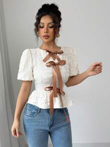 Chiquease 女士独特蝴蝶结装饰短袖衬衫，甜美泡泡袖上衣，腰部收紧以隐藏腹部 - 杏色 - 查看 4