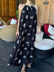 DAZY Vestido maxi de playa con cuello halter, estampado floral bordado y holgado, adecuado para vacaciones y verano. Vestido largo con drapeado, vestido de vacaciones para mujeres, vestido tipo ama de leche
