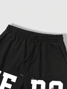 Manfinity Homme Plus Size Men's Front Tie Pocket Letter Print Casual Shorts