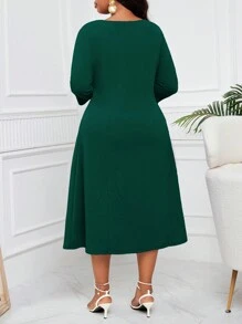 SHEIN Lady Vestido midi de línea A morado plisado elegante y cómodo para uso diario con cinturilla y mangas de longitud media para todas las estaciones, tallas grandes - Verde - Ver 2