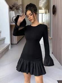 SHEIN Unity Vestido mini negro elástico y suave con mangas largas, recortes con volantes y costillas, elegante y de moda para primavera y otoño - Negro - Ver 1