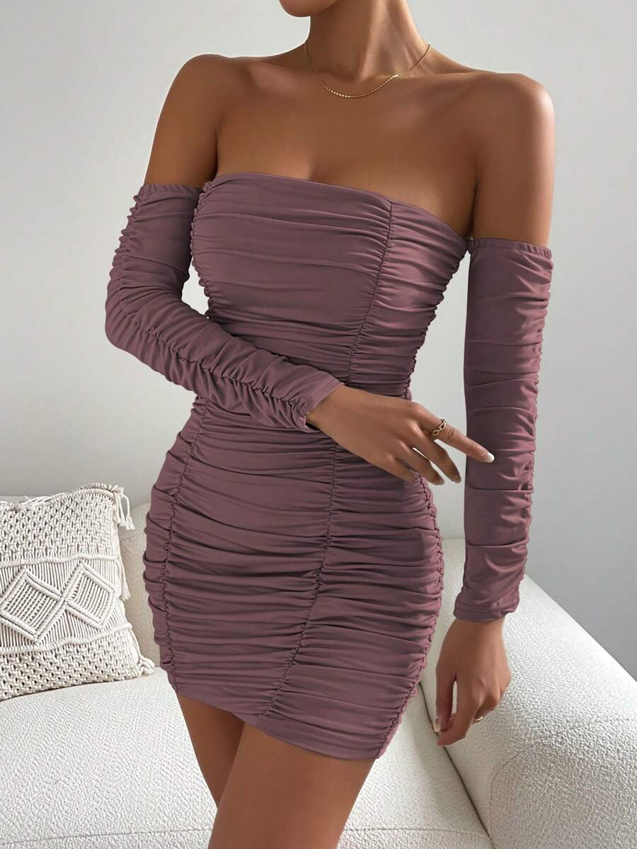 Chiquease 露肩褶皱紧身连衣裙 酒红色 女装
