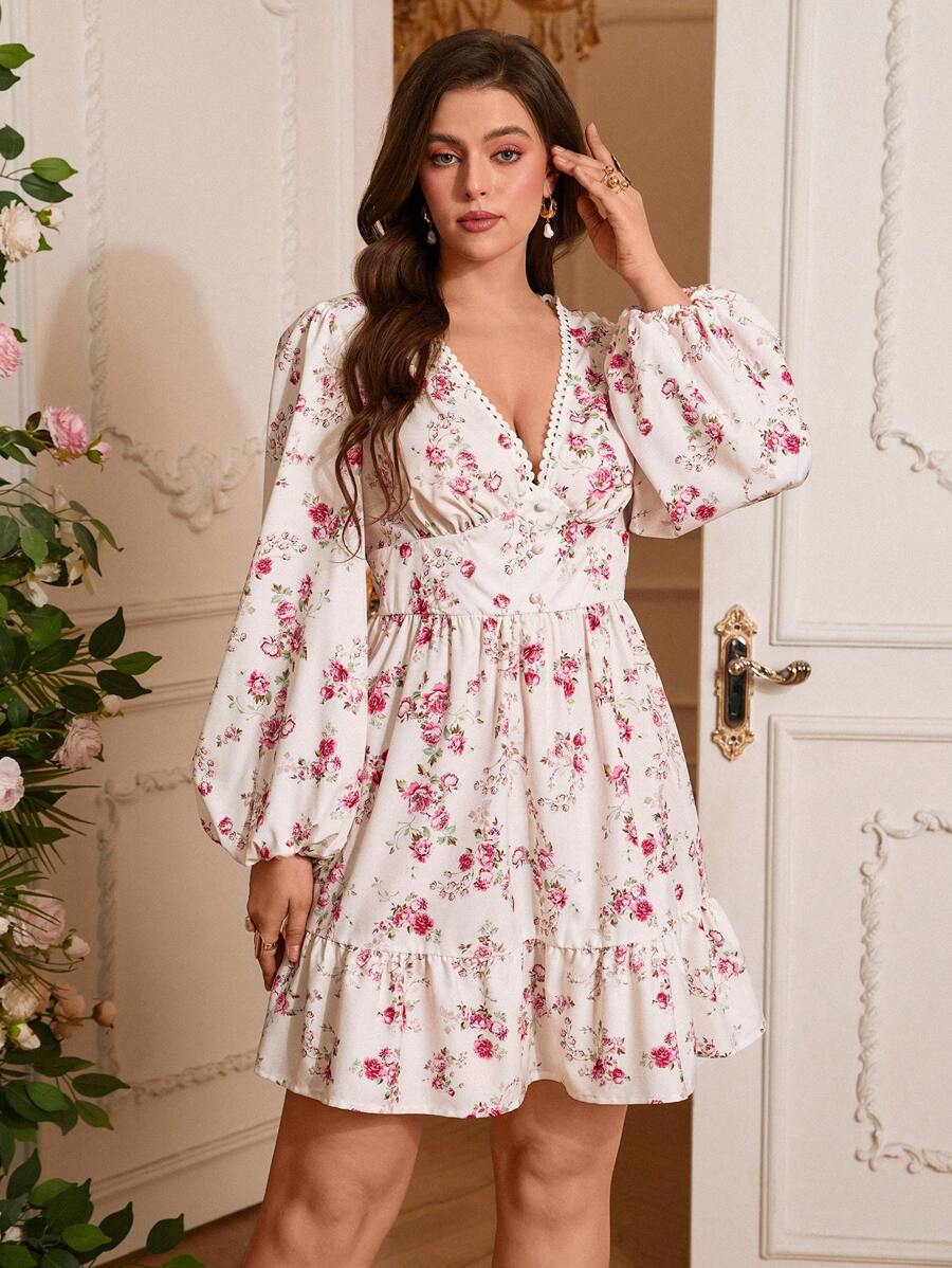 SHEIN VCAY Gaun Pendek Lengan Panjang Leher V Bermotif Romantis Ukuran Plus untuk Liburan. Kasual untuk Piknik dan Pesta. Valentine - MultiWarna - View 1