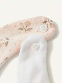 Cozy Pixies 2 件婴儿围嘴，小碎花高品质婚礼季节出牙口水围嘴，公主风格蕾丝边