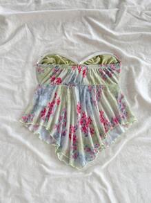 Soleia Kwiatowy nadruk, modny top typu bandeau, wiązany u dołu, asymetryczny dół, damski top, wiosna