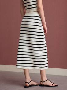 MOTF PREMIUM SAIA DE SUÉTER COM DECORAÇÃO DE BOTÕES LISTRADA