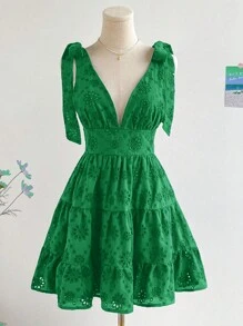 Soleia WYWH 休闲度假女士系带刺绣镂空纹理 A 字连衣裙 - 墨綠色 - 查看 3