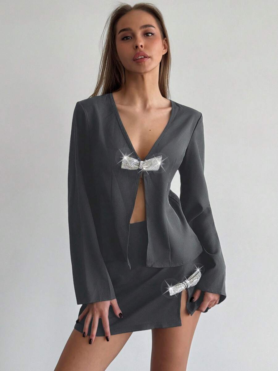 Aloruh 女士深 V 亮片蝴蝶结装饰和低腰开衩 2 件套派对礼服套装 - 深灰色 - 查看 1