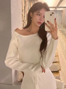 DAZY Blusa casual de manga larga con hombros oblicuos de unicolor, estilo minimalista para uso diario en otoño - Blanco - Ver 1