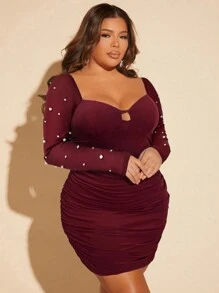 SHEIN SXY 大码纯色钻石 V 领长袖仿珍珠装饰简约休闲短款连衣裙