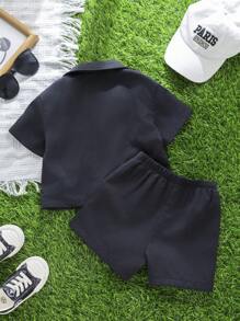 SHEIN Bộ 2 món/Bộ áo sơ mi tay ngắn ve trơn màu cho bé trai và quần short cạp chun - màu đen - Xem 2
