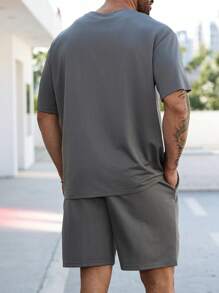 Manfinity Homme Plus Size Men's Casual Round Neck Short Sleeve Top And Shorts Set