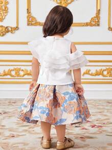 SHEIN 2pcs Set Bayi Perempuan: Blus Berkerah Ruffle Berlapis dan Rok Jacquard - Berwarna merah muda - View 2