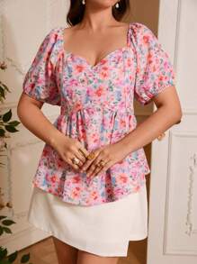 SHEIN VCAY Plus Size Sweetheart Collar Floral All-Over Print Simple Casual T-Shirt - Multicolor - View 1