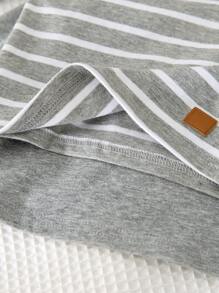 Loomiva 4 件套男婴秋冬简约舒适条纹图案长袖 T 恤、睡裤睡衣套装