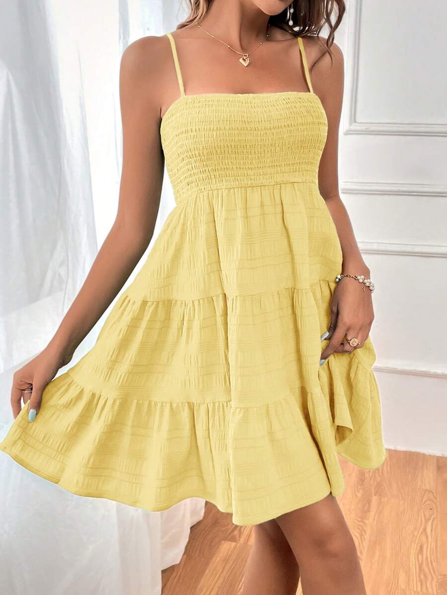 Soleia 女士纯色细肩带褶皱下摆短款休闲连衣裙