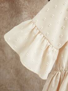 SHEIN Kleider für Tween-Mädchen, neuer Stil Frühjahr-Sommer 2025, Blumenstickerei mit elegantem Rüschenärmel-Design, langes Kleid, frisch und süß, geeignet für tägliche Outdoor-Aktivitäten, Sommerurlaubs-Outfit und gesellschaftliche Veranstaltungen