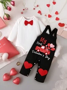 SHEIN 2 件套男婴休闲运动舒适经典黑色套装，紧身衣上衣和工装裤套装，柔软面料，心形印花，适合日常穿着、度假、上学、聚会、春夏秋季情人节 - 黑色 - 查看 1