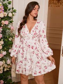 SHEIN VCAY Gaun Pendek Lengan Panjang Leher V Bermotif Romantis Ukuran Plus untuk Liburan. Kasual untuk Piknik dan Pesta. Valentine - MultiWarna - View 3