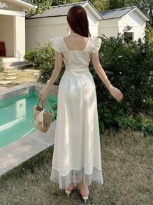 DAZY Women 2 Pieces Set: Solid Color Fringe V-Neck Ruffle Hem Sleeveless Top And Skirt