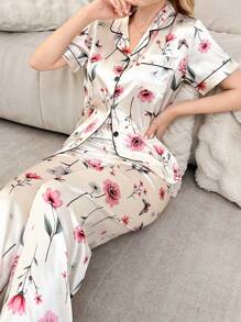 LuxeNights 花卉印花仿丝领短袖上衣和裤子家居服睡衣套装 - 彩色 - 查看 3