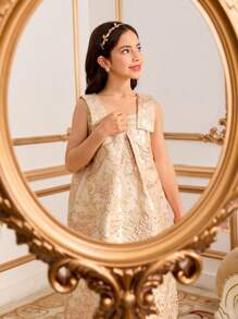 青少年女孩连衣裙 - 无袖领口金色锦缎斋月斋月长袍，适合模特青少年女孩，将俏皮优雅的设计与奢华的面料相结合，花童连衣裙 - 金色 - 查看 3