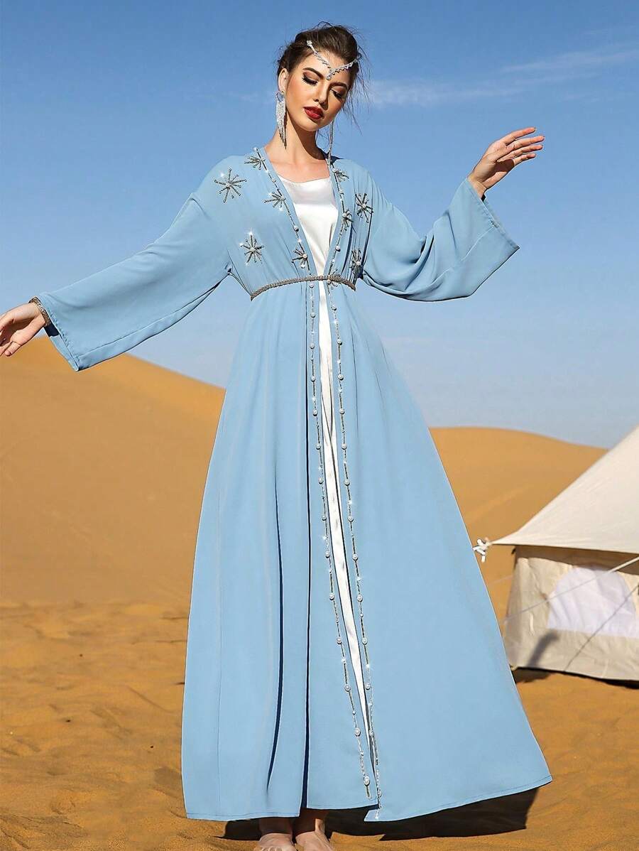 Layrah 花卉刺绣长袖休闲浅蓝色手工珍珠装饰，朴素长袍 Abaya - 霧霾藍 - 查看 1