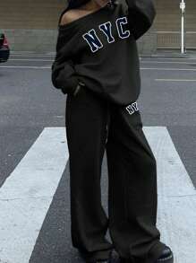 SHEIN EZwear Bộ 2 áo nỉ hở vai rộng rãi in họa tiết NYC và quần dài ống rộng, lớp lót giữ nhiệt dày, phù hợp cho mùa thu/đông - màu đen - Xem 5