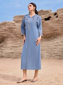 Al Najma 朴素刺绣浅蓝色女士阿拉伯传统长裙、土耳其长袍、卡夫坦 - 藍色 - 查看 6