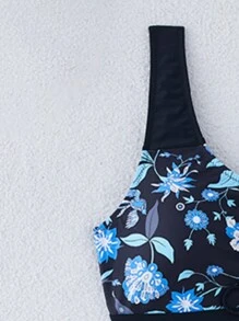 SHEIN Set de 3 atuendos de playa para mujer: Top con cordón estampado con plantas de diseño aleatorio, pantalones negros de corte alto con falda con estampado aleatorio y cordón, elegante conjunto de bikini - Multicolor - Ver 5