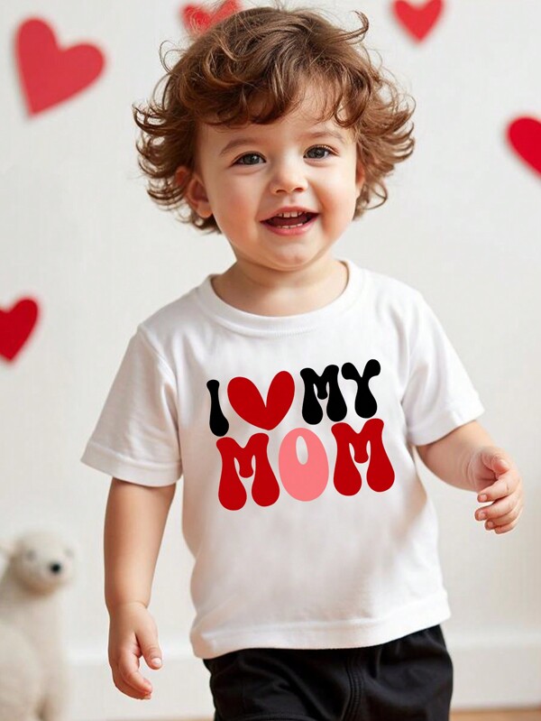 Tricou cu mânecă scurtă cu imprimeu grafic, cu inimă și slogan, cu mânecă scurtă, pentru copii mici