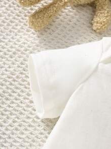 4pcs/Set Newborn White Plain Cute Baby Bear Print Short Sleeve Bodysuit With Footie, Bib & Hat, Summer Home Set Baby Clothes Sets Baby Outfit Sets Newborn Clothes Set Baby Sets Spring Summer Clothes