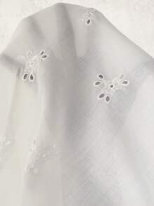SHEIN VCAY 大码白色刺绣宽松长袖上衣和短裤两件套，度假休闲波西米亚风浪漫装扮，情人节 - 白色 - 查看 4