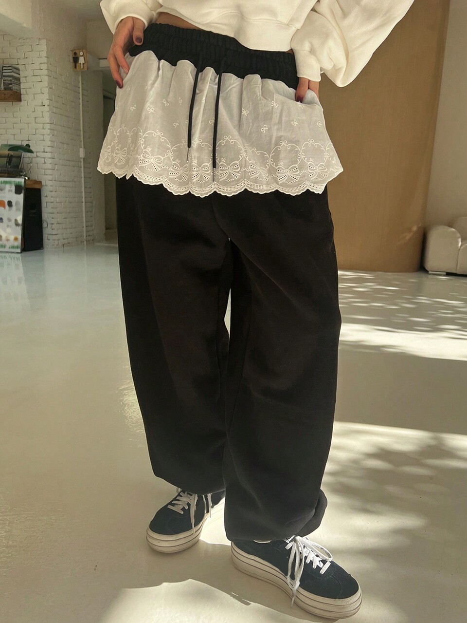Women Contrast Lace Skirt With Sweatpants, Loose Fit Sports Casual Wear, All Season Festival Women Joggers