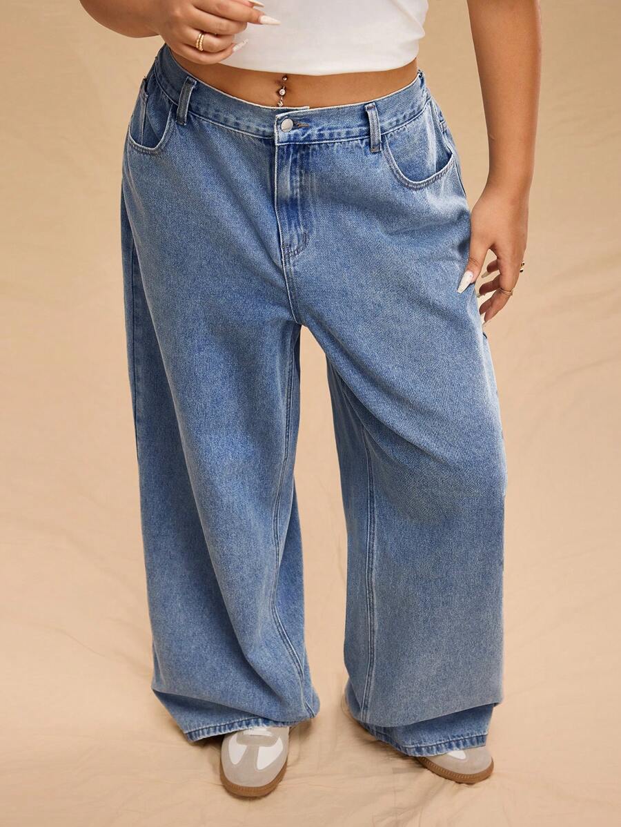 Forever 21 Plus Size Women's Front Button Pocket Simple Jeans, Casual Daily Wear - Blue - View 1