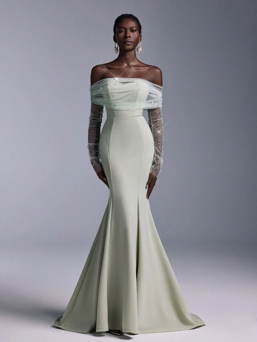 Elitara 浪漫优雅白色缎面深 V 领长袖宽 A 字形露背链环装饰下摆拖尾婚纱，简约新娘礼服，新娘