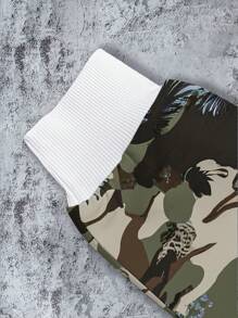 Manfinity Dauomo Men's Casual Minimalist Round Neck Camo Sweatshirt, Everyday Wear