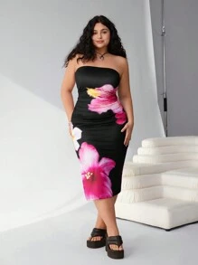 Solflare 大码女士情人节印花无肩带优雅连衣裙