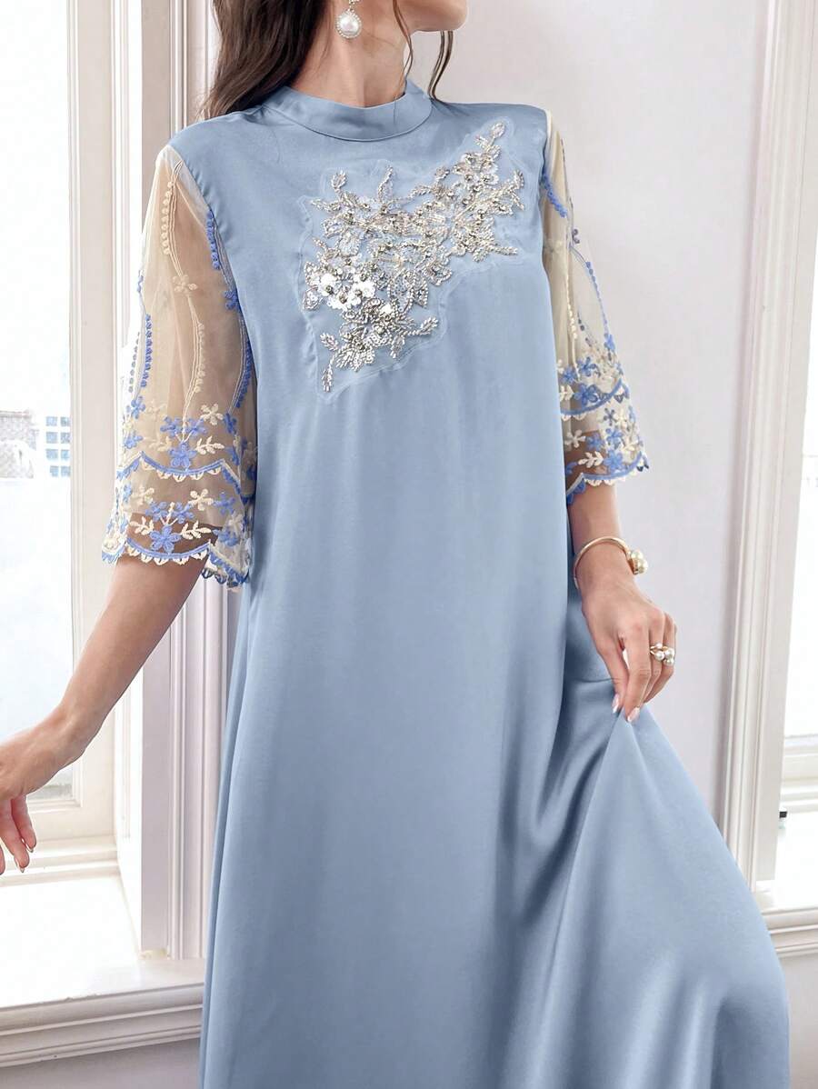 SHEIN Najma 女士立领闪亮花卉网眼短袖优雅长袍连衣裙、短袖 Jalabiya 连衣裙、宽松长裙、优雅晚会长裙 - 淺藍色 - 查看 1