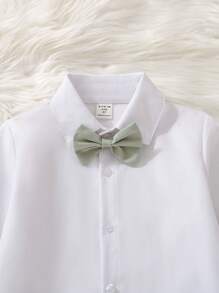 SHEIN 适合年轻男孩的绅士三件套西装，包括优雅的领结、白领衬衫、背心和休闲西装裤。时尚绅士装适合日常休闲穿着、生日派对、婚礼、万圣节、圣诞节、感恩节庆祝活动、正式场合和表演 - 薄荷綠 - 查看 4