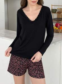 RueChic 2pcs Viscose Fabric With V Neck Lace Detail Shirt And Contrast Colour All Over Leopard Pattern Short PJ Set - Black - View 3