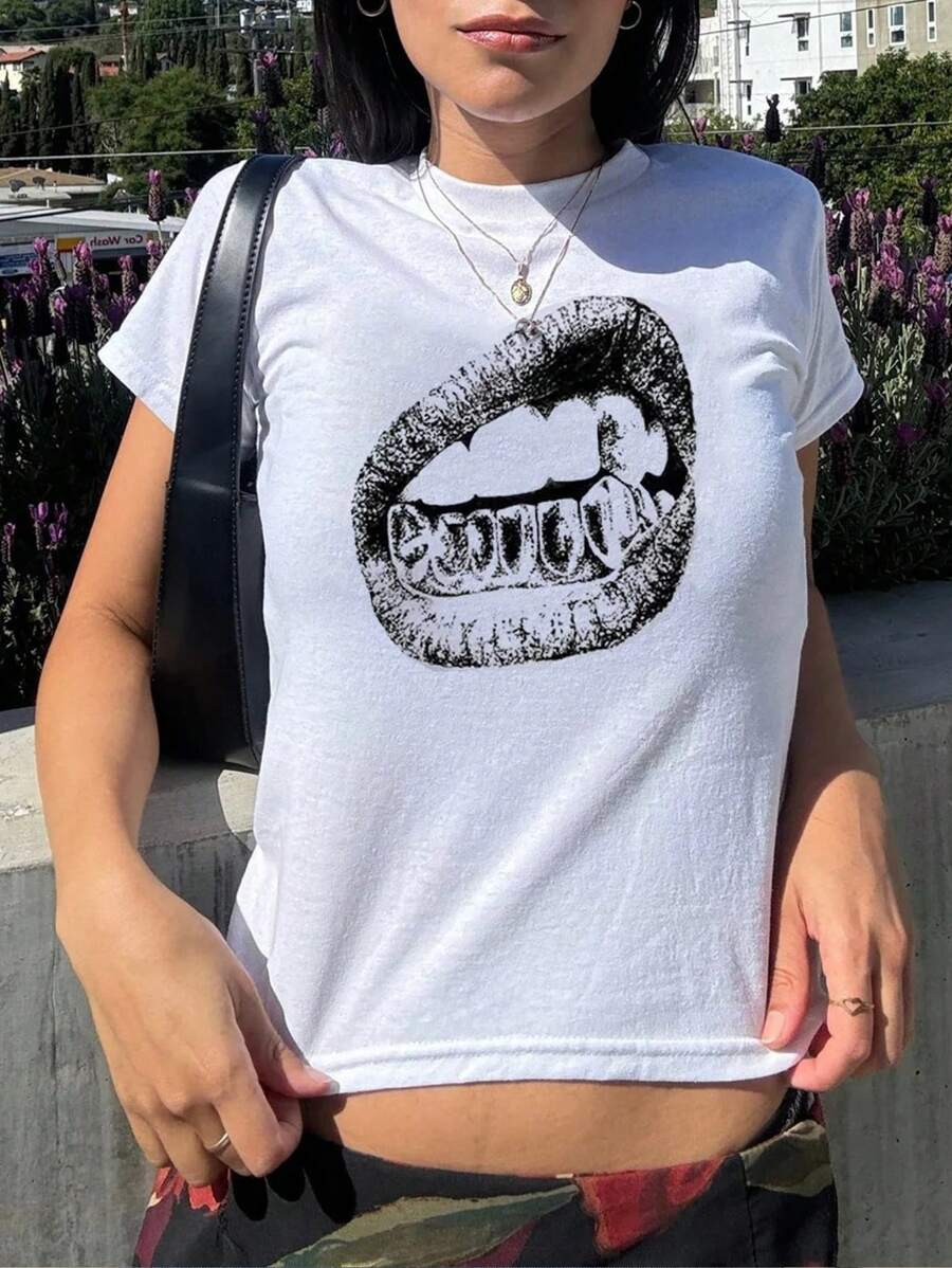 SHEIN EZwear Áo thun họa tiết Grillz, Áo thun dài tay trẻ em Y2K, Quần áo thời trang vẽ tay, Áo thun phong cách đường phố sành điệu cho nữ, Áo thun nữ AHS Apparel cổ điển sang trọng - trắng - Xem 1
