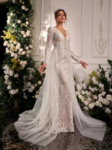 Glamrae 优雅奢华白色亮片串珠网眼花卉刺绣深 V 领喇叭袖紧身美人鱼尾拼接闪亮薄纱露背系带婚纱 - 白色 - 查看 6