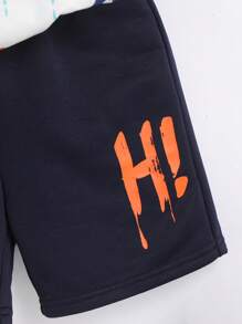 2 件套年轻男孩休闲韩国街头字母印花图案圆领宽松短袖 T 恤和短裤套装，适合通勤、上学、日常休闲、度假、运动、春夏