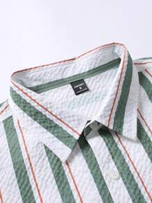 Manfinity RSRT Men's Striped Short Sleeve Single-Breasted Casual Shirt