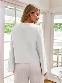 SHEIN VCAY Camisa suelta regular de mujer de tejido unicolor en color liso con mangas acampanadas, perfecta para vacaciones