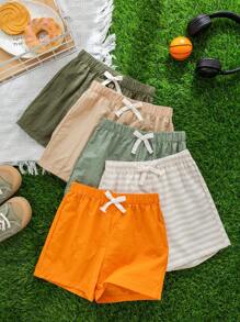 SHEIN Leap Crew Conjunto de 5 piezas de ropa deportiva informal para niños pequeños con estilo artístico y retro, pantalones cortos decorados con faja a rayas, conjunto económico de pantalones cortos de múltiples piezas