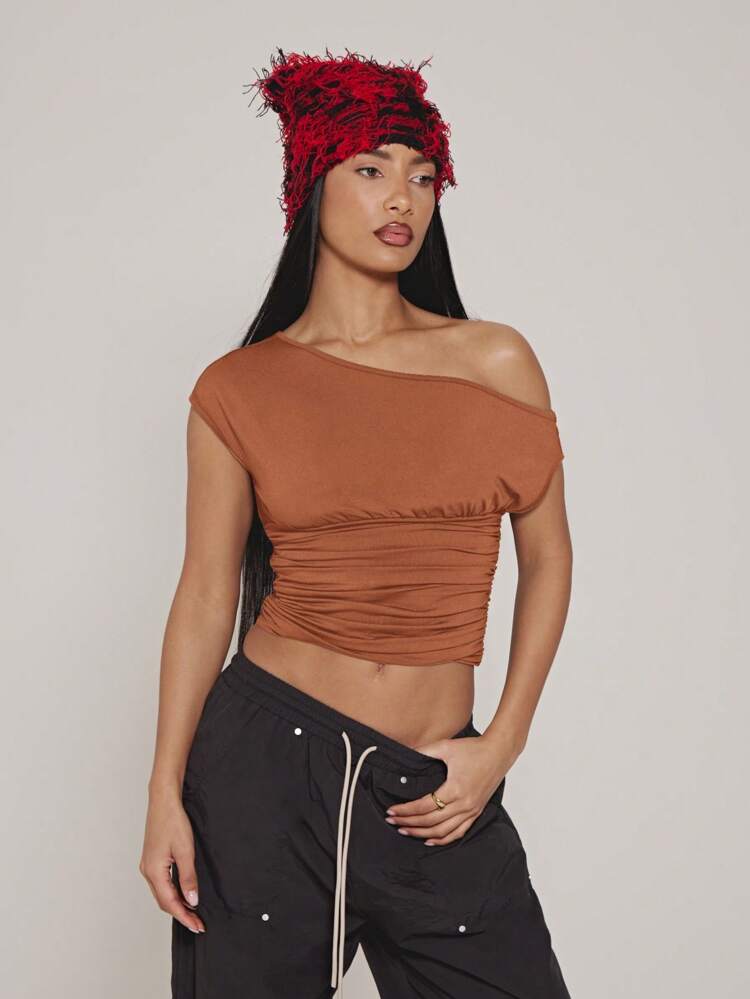 SUMWON WOMEN Crop Top With Ruched Asymmetric One Shoulder Short Sleeve